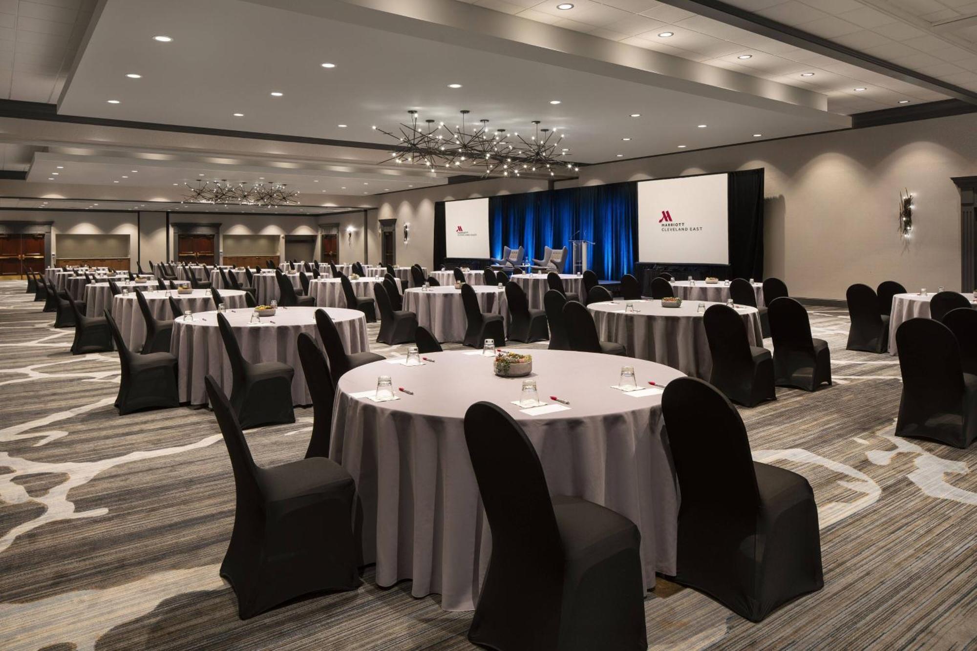 Cleveland Marriott East Hotel Warrensville Heights Exterior foto